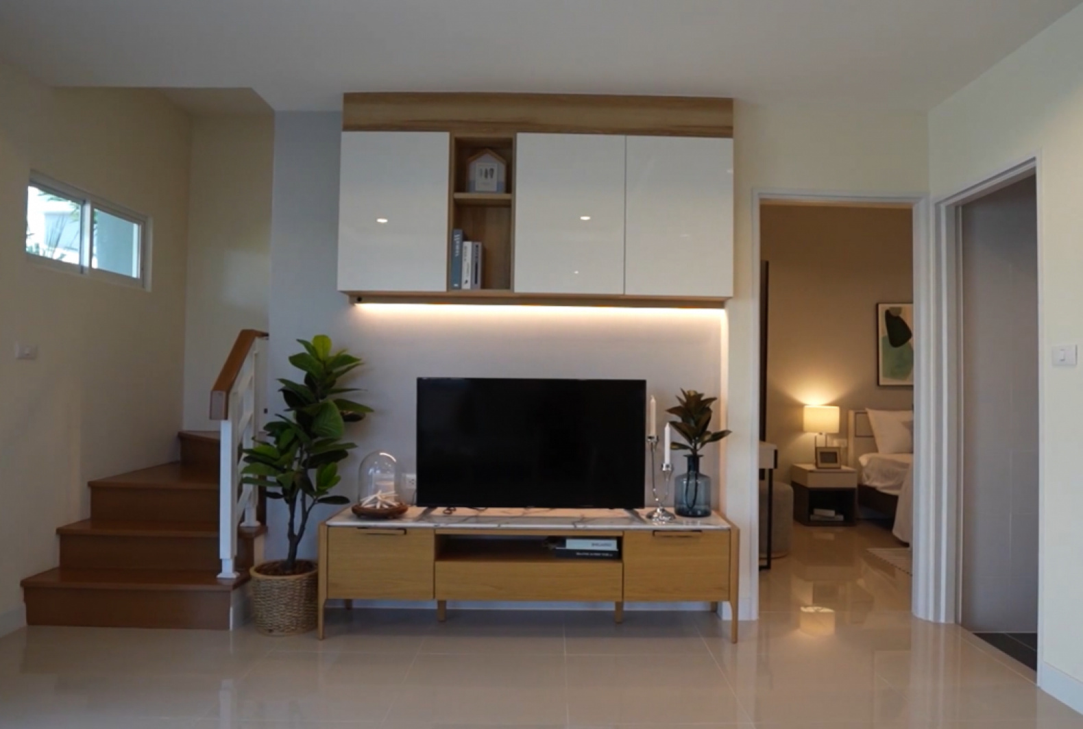 Как сочетать стиль и функциональность в мебельных стенках горках